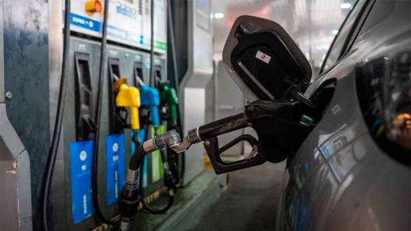 El Brent supera los US$ 111 por la tensión en Medio Oriente y reaviva la presión en el mercado de combustibles