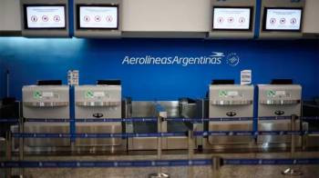 Por el paro aeronáutico hay cientos de vuelos cancelados y miles de pasajeros afectados