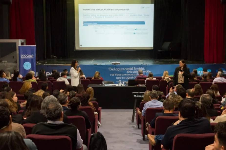Avanza la despapelización estatal: más de medio millar de empleados públicos se formaron en el uso del sistema GDE