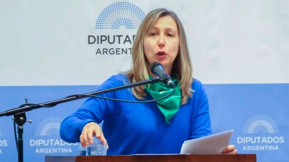 Bregman defenestró a Milei: "Es un elefante en un bazar" y opera con cómplices en el Congreso