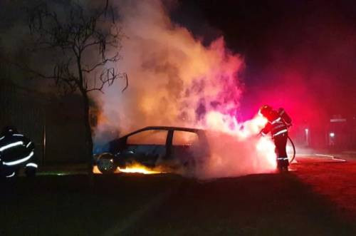 Zozobra en General Pico: investigan dos nuevos incendios de autos en el barrio Rucci