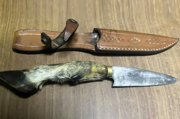 Arrestan a una mujer tras amenazar con un cuchillo a su pareja ocasional en un albergue transitorio