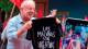 Elecciones en Brasil: Lula da Silva exhibió una remera con la leyenda "Las Malvinas son argentinas" en su cierre de campaña