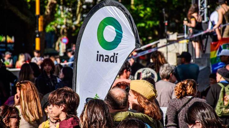 Los trabajadores del INADI convocaron a una vigilia en rechazo a los más de 160 despidos