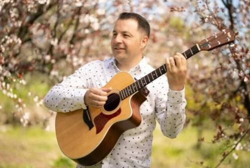 Cristian Morales presenta Un Arco Iris y Una Flor: un canto pampeano que aspira a lo grande