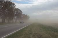 Complicaciones viales en la Ruta 35 por fuertes ráfagas de viento y polvo en suspensión