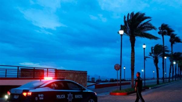 El huracán Polo impacta en México con vientos destructivos y amenaza de inundaciones