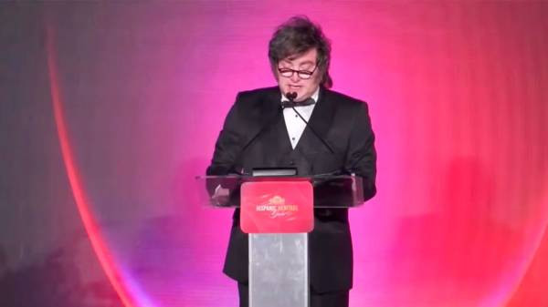 Javier Milei tildó de comunista a Lula en Washington, apoyó a Donald Trump y pidió consolidar a la derecha en la región