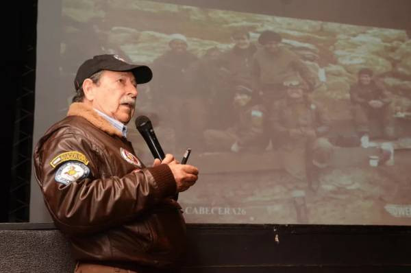 Owen Crippa disertó en Santa Rosa sobre su vivencia en el conflicto bélico