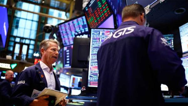 El riesgo país supera los 700 puntos en una jornada de tensión en los mercados globales y locales