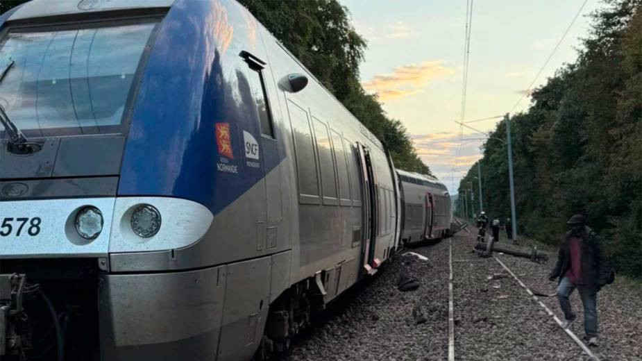 Descarrilamiento de un tren en el norte de Francia: reportan 44 heridos y una joven en estado crítico