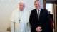 Francisco recibió al expresidente Alberto Fernández en la biblioteca del Vaticano