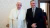 Francisco recibió al expresidente Alberto Fernández en la biblioteca del Vaticano