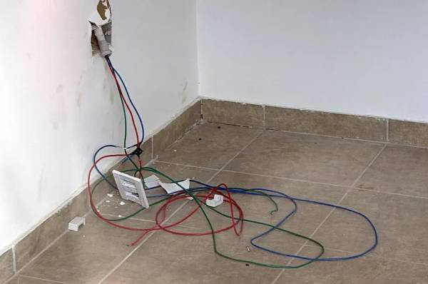 Vandalizan y provocan destrozos en una casa del IPAV a punto de ser entregada en Realicó