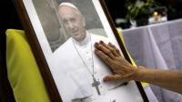 El Vaticano informó que el papa Francisco se encuentra “estable” tras una buena noche