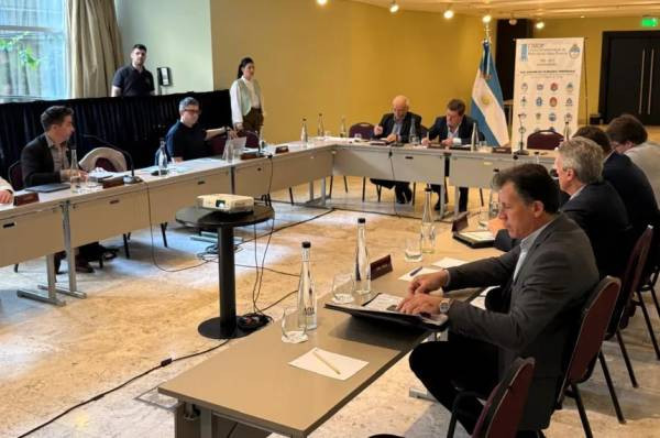La Pampa exigió ante la Nación la reparación de rutas nacionales y la reactivación de obras públicas