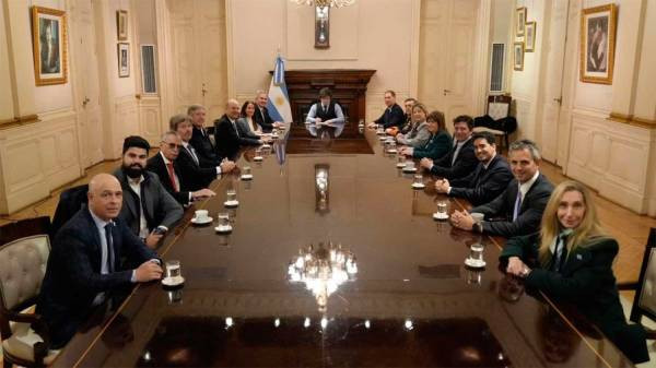 Milei reunió al Gabinete y definió la estrategia para avanzar con el Presupuesto y la agenda legislativa