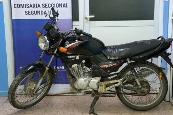 Detuvieron a dos sospechosos tras robar una moto del depósito municipal en la madrugada