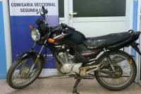 Detuvieron a dos sospechosos tras robar una moto del depósito municipal en la madrugada