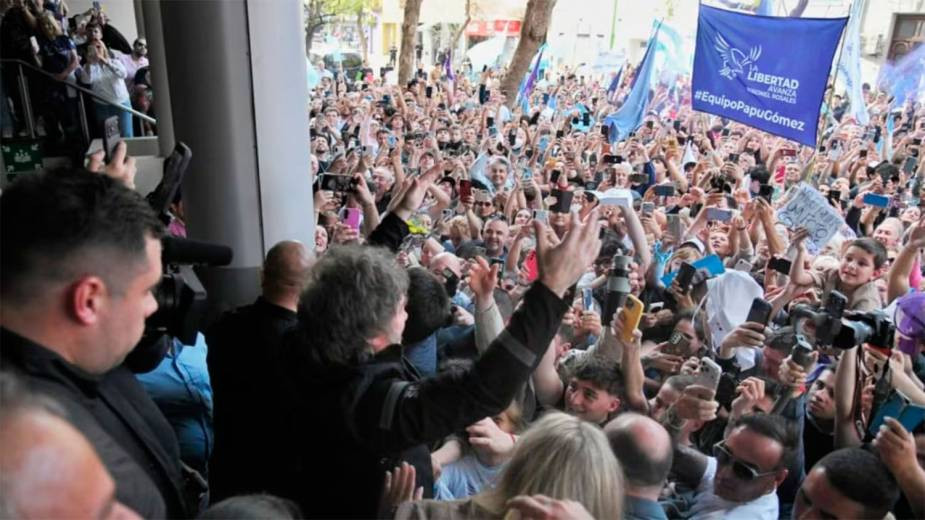 Javier Milei impulsó el RIGI en Bahía Blanca y relanzó la estrategia electoral bonaerense junto a Diego Santilli