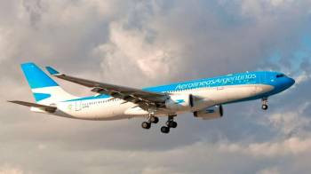 "Cielos abiertos": el Gobierno oficializó la desregulación aerocomercial