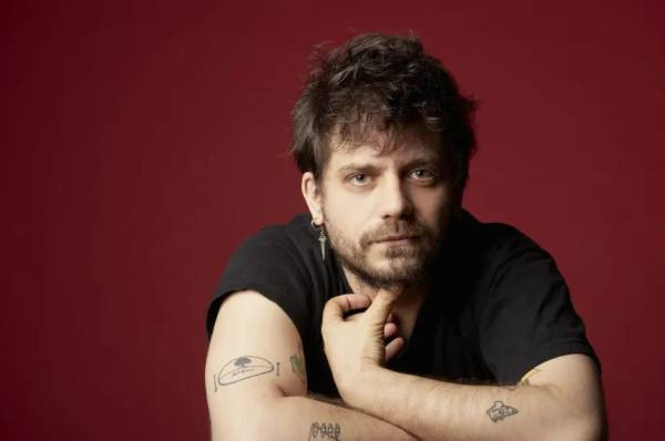 Roberto Chuit Roganovich presenta su libro "El Archipiélago" en Santa Rosa