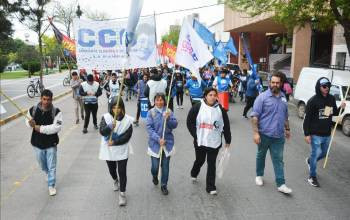 Organizaciones sociales se manifiestan contra Javier Milei