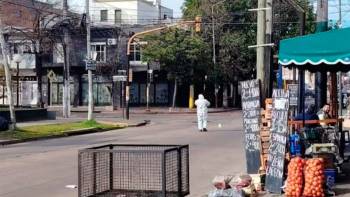 Tiroteo en Ituzaingó: un efectivo de la Policía de la Ciudad se tiroteó con motochorros frente a un jardín de infantes