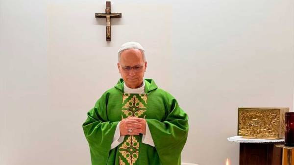 “Mejoras constantes”: el Vaticano difundió la primera foto del Papa tras haber sido operado de cáncer de pulmón