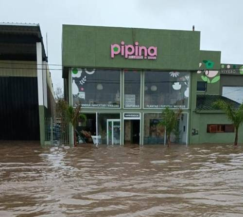 Santa Rosa bajo el agua: cuando la lluvia desnuda la política