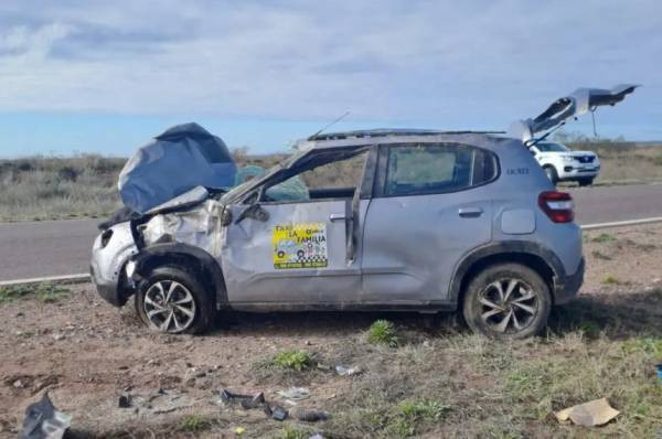 Un conductor herido tras volcar su auto en la Ruta Nacional 151