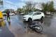 Violenta colisión entre un auto y una moto en General Pico deja dos heridos
