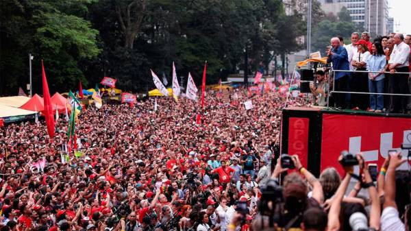 Lula convoca a los abstencionistas en San Pablo para revertir la ventaja de Flávio Bolsonaro