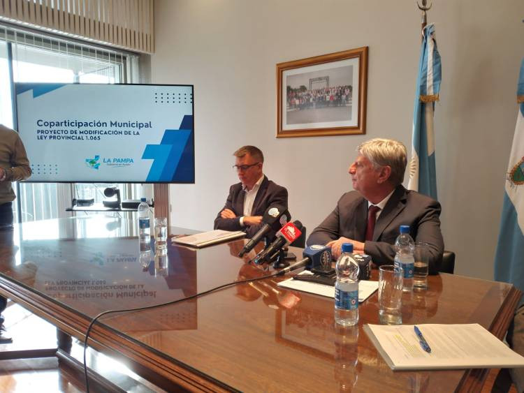 Coparticipación: ZIliotto reparte los 2.531 millones de pesos entre los municipios y comisiones de fomento