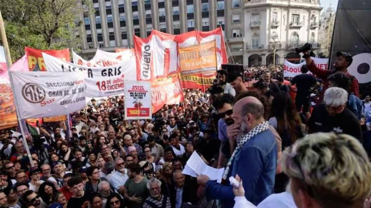 "Abajo el plan motosierra de Milei": el documento final que leyeron los piqueteros