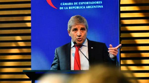 Luis Caputo anunció el envío del Presupuesto 2027 al Congreso y ponderó cuatro años seguidos de superávit