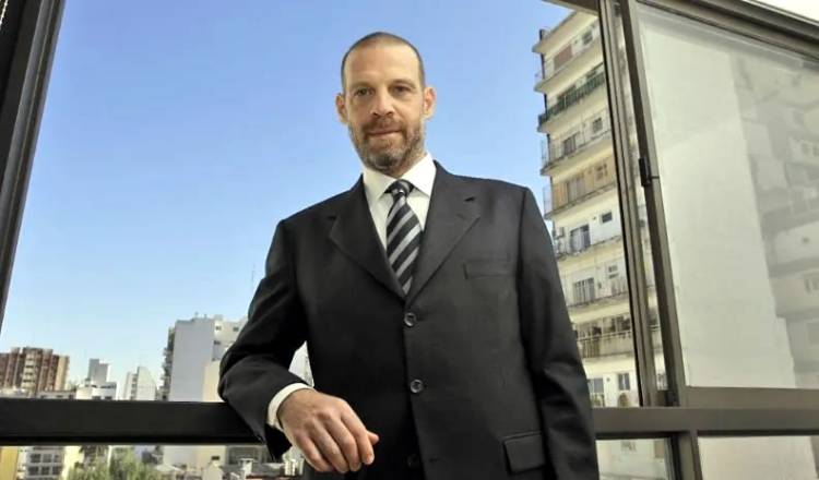 Sergio Ruliki presentó un ensayo sobre la final del Mundial 2026 y defendió la evaluación de la credibilidad como herramienta científica