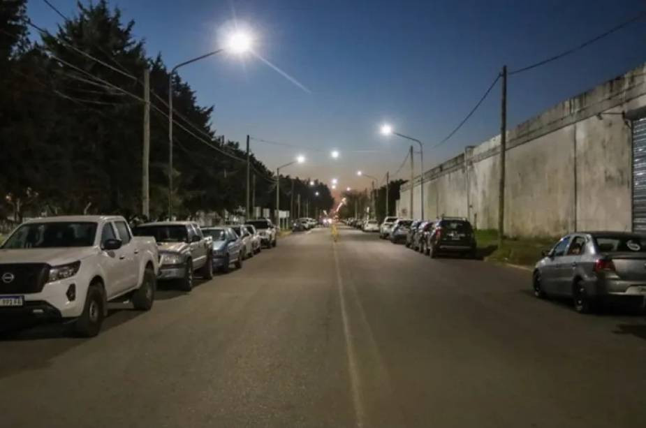General Pico: impulsan obras de iluminación LED y un nuevo semáforo en el barrio Carlos Berg
