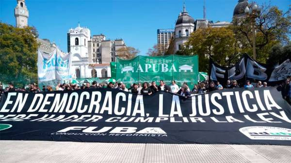 Conflicto universitario: gremios ratifican la quinta Marcha Federal y lanzan un paro escalonado de 23 días
