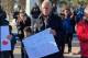 La metamorfosis callejera de Juan Carlos Tierno: de la tolerancia cero al cartel en mano