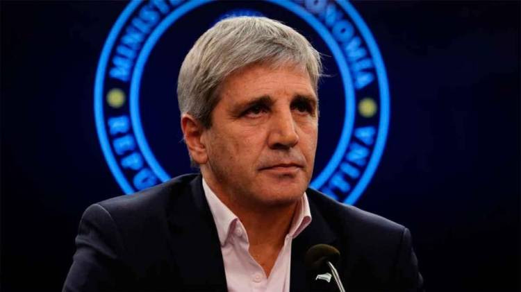 Luis Caputo: "Van a tener que vender dólares para pagar impuestos