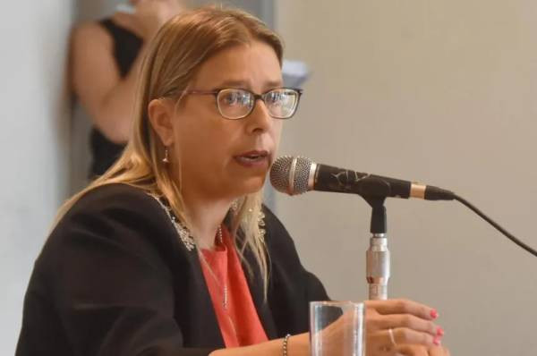 Dictan condena condicional para un padre que agredió y encerró a su hijo adolescente