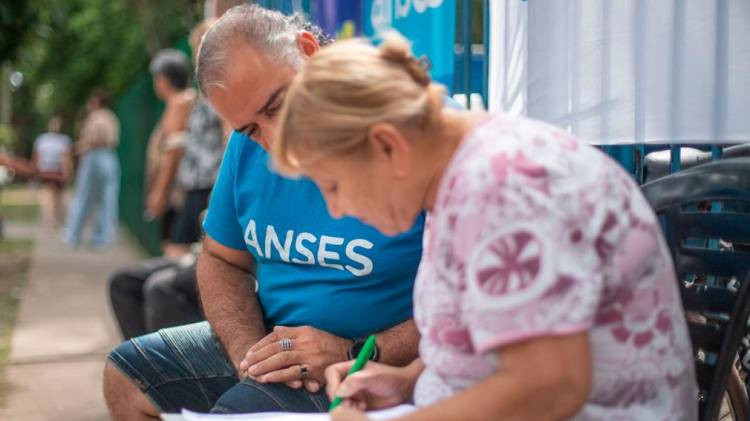 Confirmaron el pago de un nuevo bono de $70.000 para jubilados y los valores para las prestaciones de enero 2025