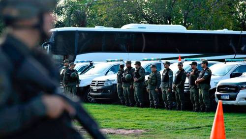 Aumentos salariales para estatales, militares y fuerzas de seguridad: cómo quedó el esquema escalonado