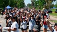 Fervor y expectativa: multitudes marchan a Luján palpitando la llegada del Papa León XIV