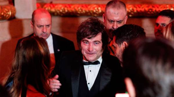 Javier Milei viaja a España para afianzar alianzas con la derecha global mientras el oficialismo debate leyes clave en el Congreso