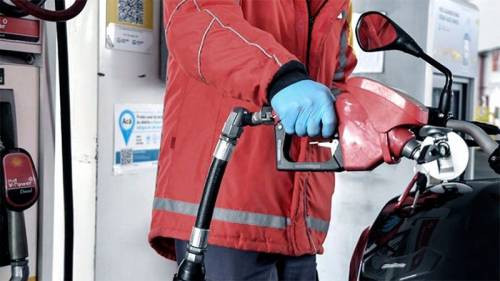 Nueva postergación oficial del impuesto a los combustibles para frenar el impacto en nafta y gasoil