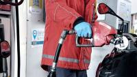 Nueva postergación oficial del impuesto a los combustibles para frenar el impacto en nafta y gasoil