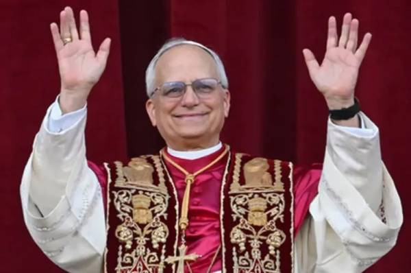 El papa León XIV recibió el alta en el Policlínico Gemelli y regresa al Vaticano