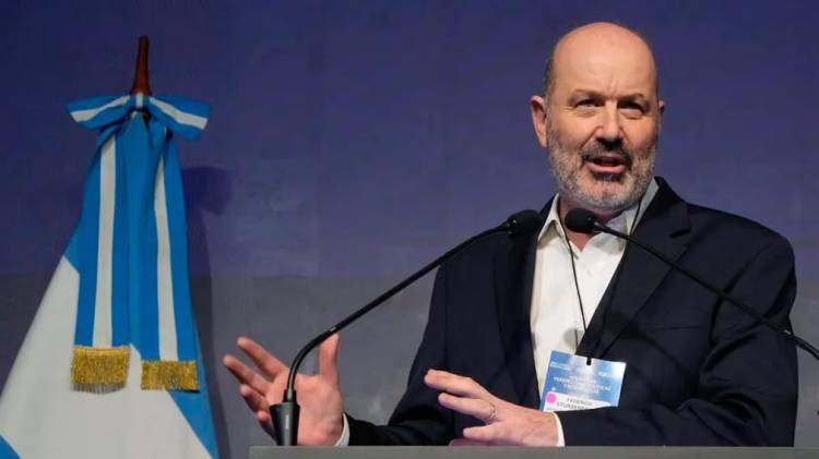 Sturzenegger confirmó un cambio en el sistema de rendición de gastos de las universidades públicas